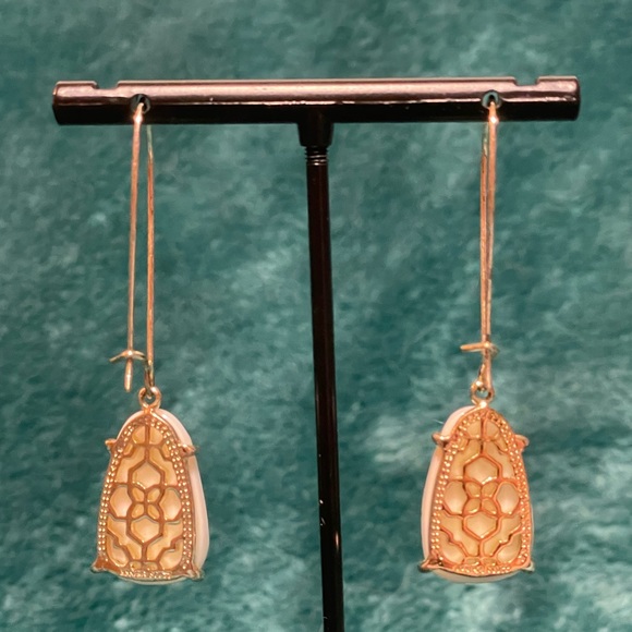 Kendra Scott Gold Nancy Drop Earrings In Iridescent White - Picture 5 of 8